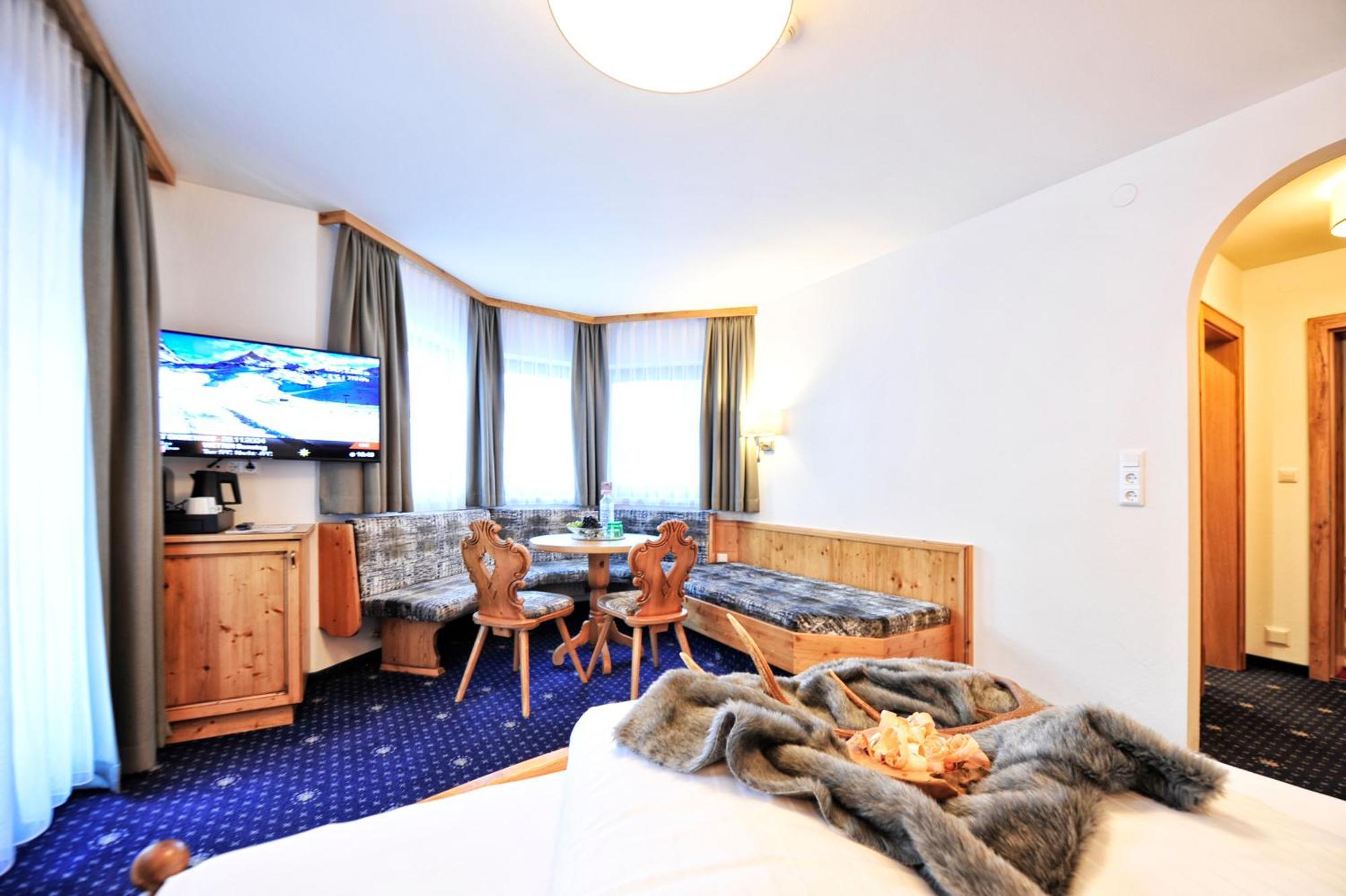 Hotel Garni Bellevue Ischgl Exterior photo