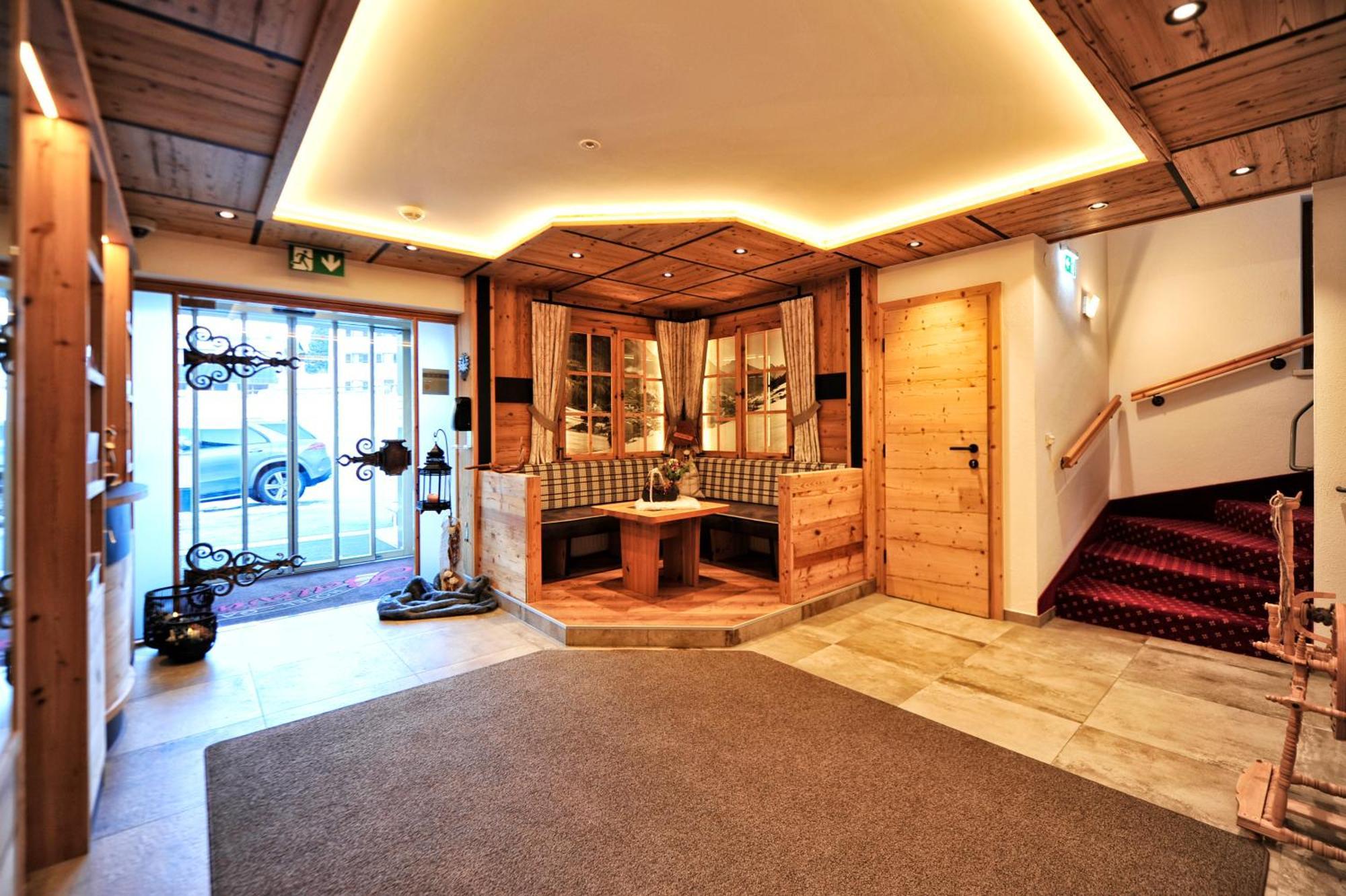 Hotel Garni Bellevue Ischgl Exterior photo